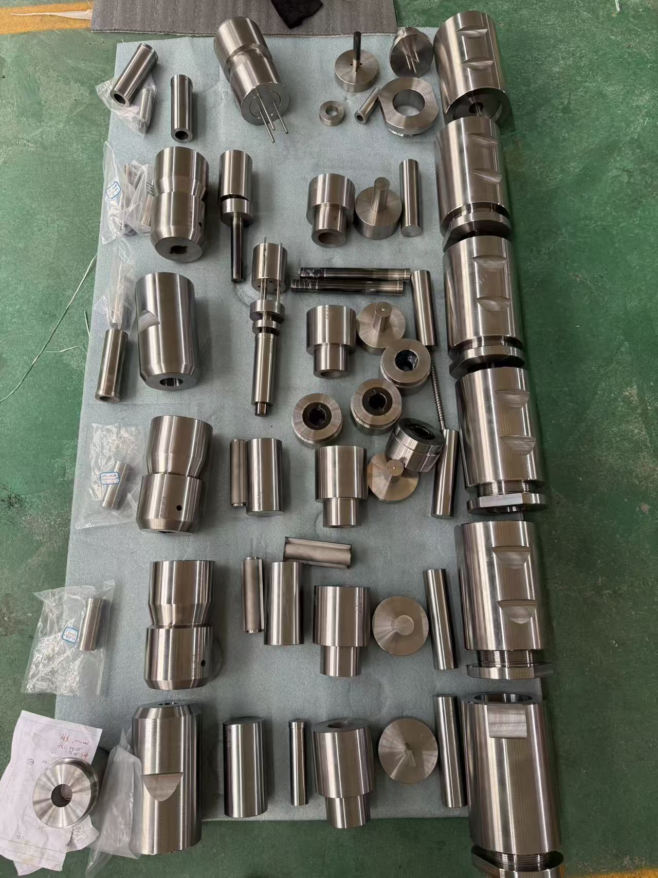 螺丝模具